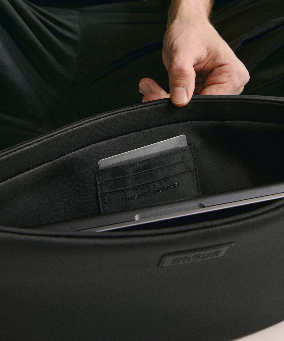 Reid Computer Sling in Onyx, 14-inch
