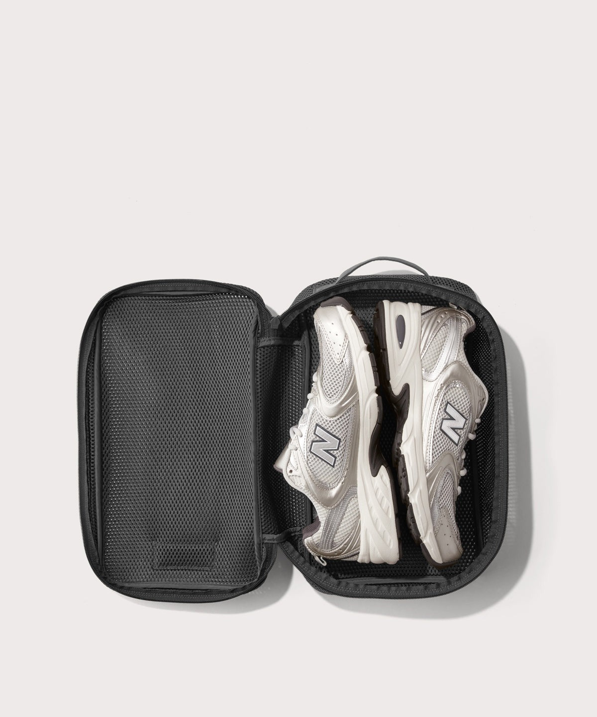 Roma Packing Cube in Carbon Air Mesh, Medium