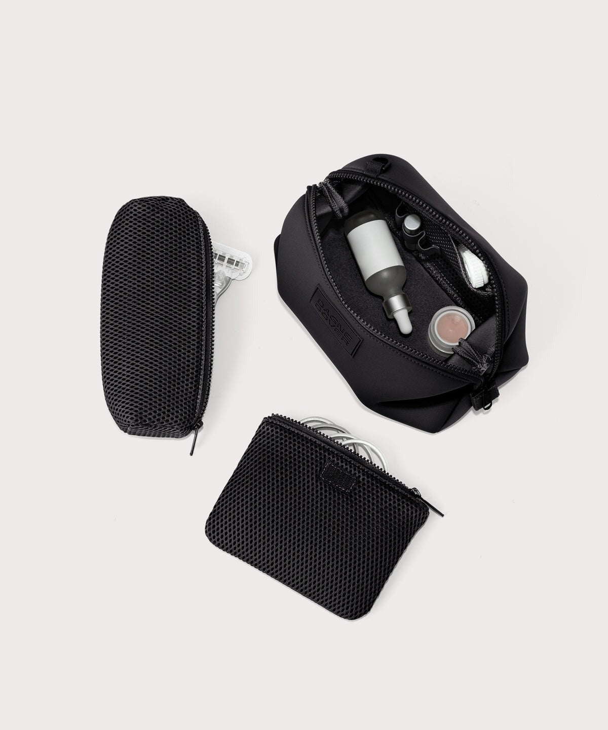 Hunter Toiletry Bag in Onyx, Large
