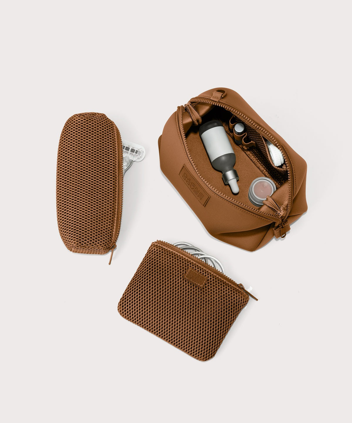Hunter Toiletry Bag in Clove, Large