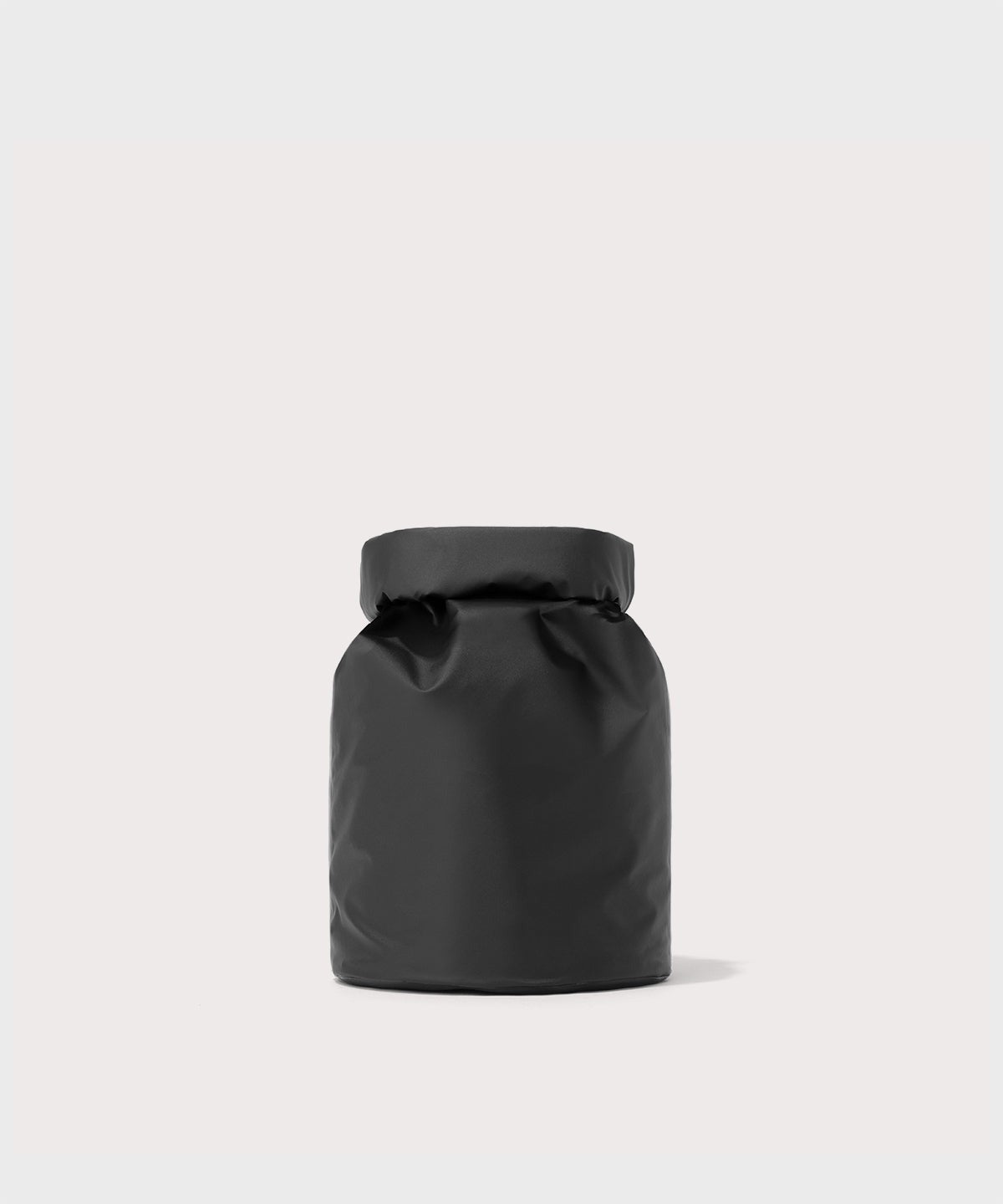 Rae Roll-Top Dry Bag in Onyx