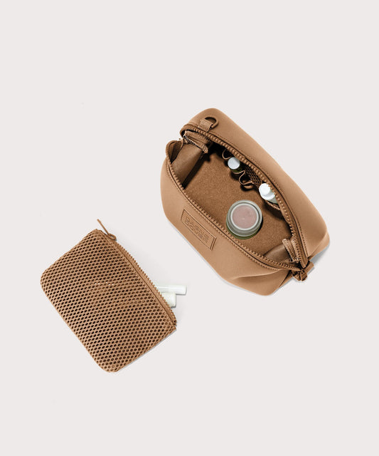 Hunter Toiletry Bag in Camel, Small