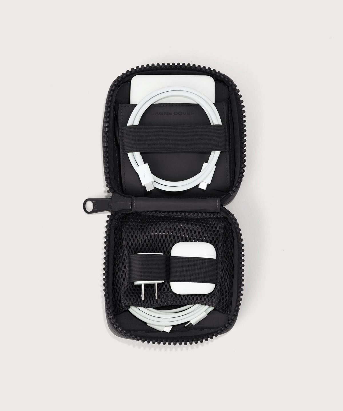 Arlo Tech Organizer in Onyx, Small