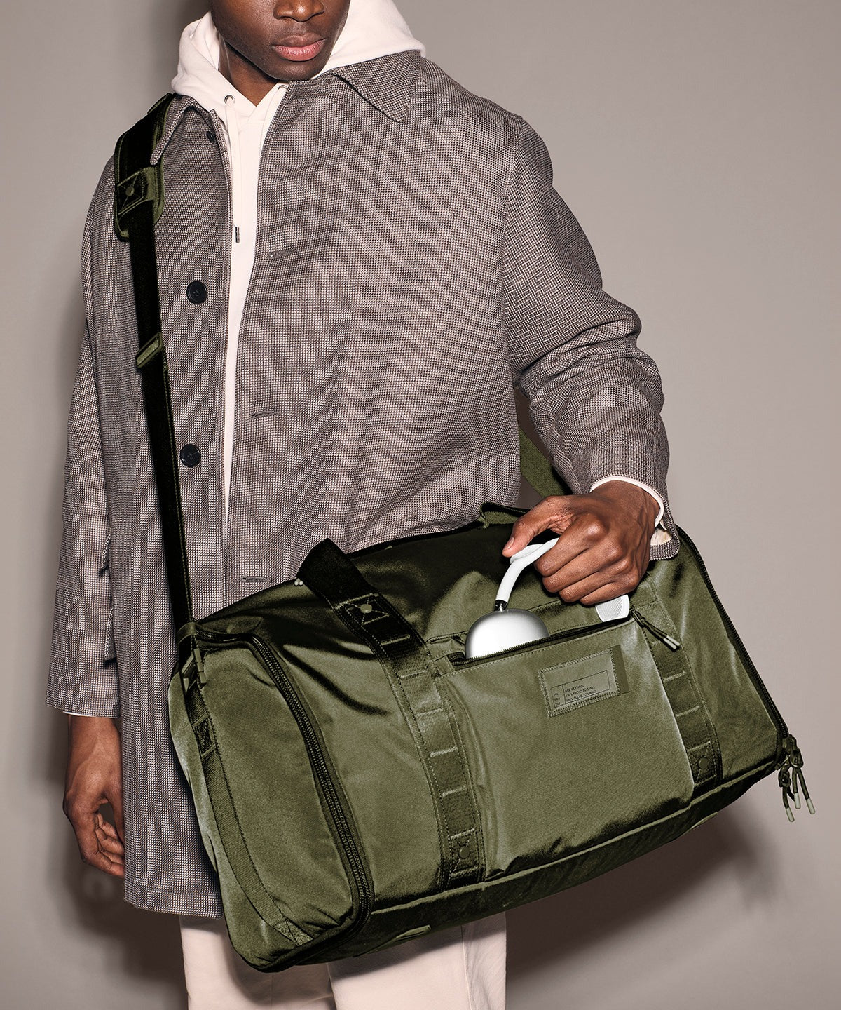 Monaco Garment Duffle in Onyx