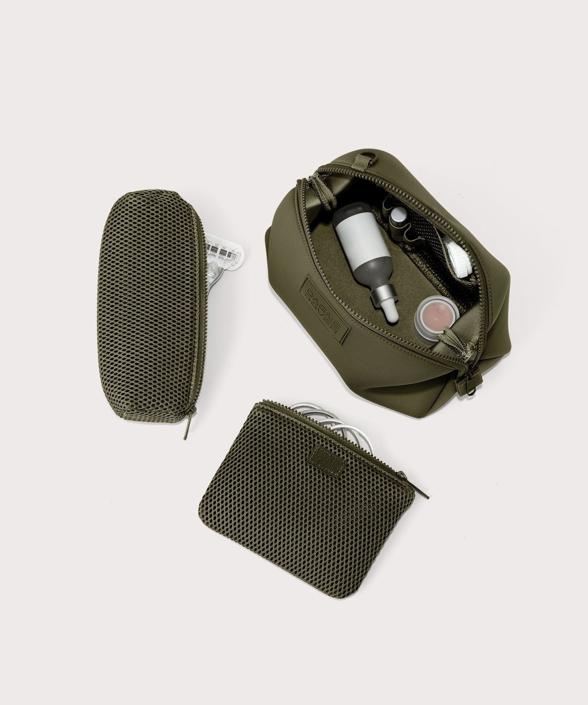 Hunter Toiletry Bag in Dark Moss, Large