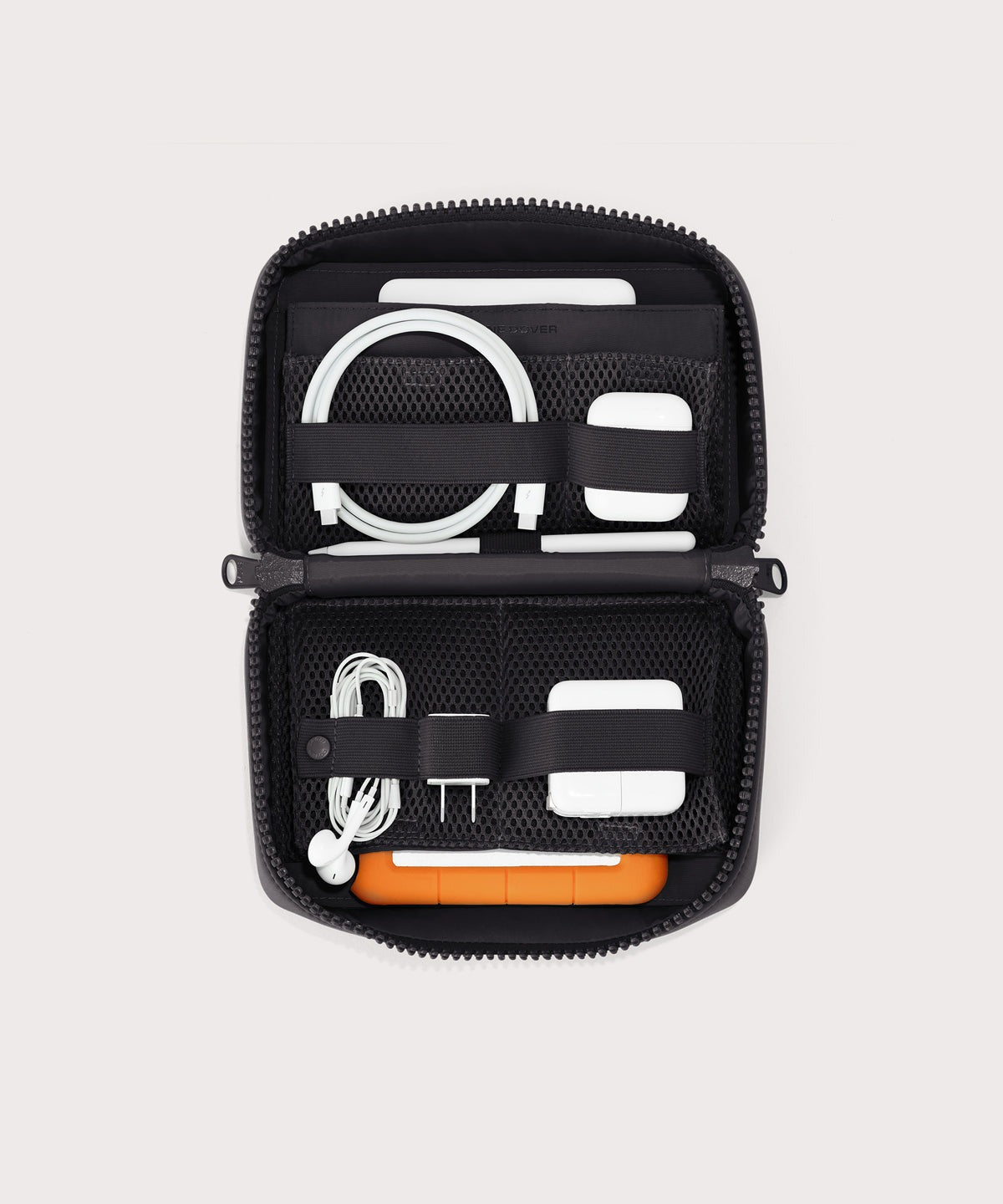 Arlo Tech Organizer in Onyx, Large