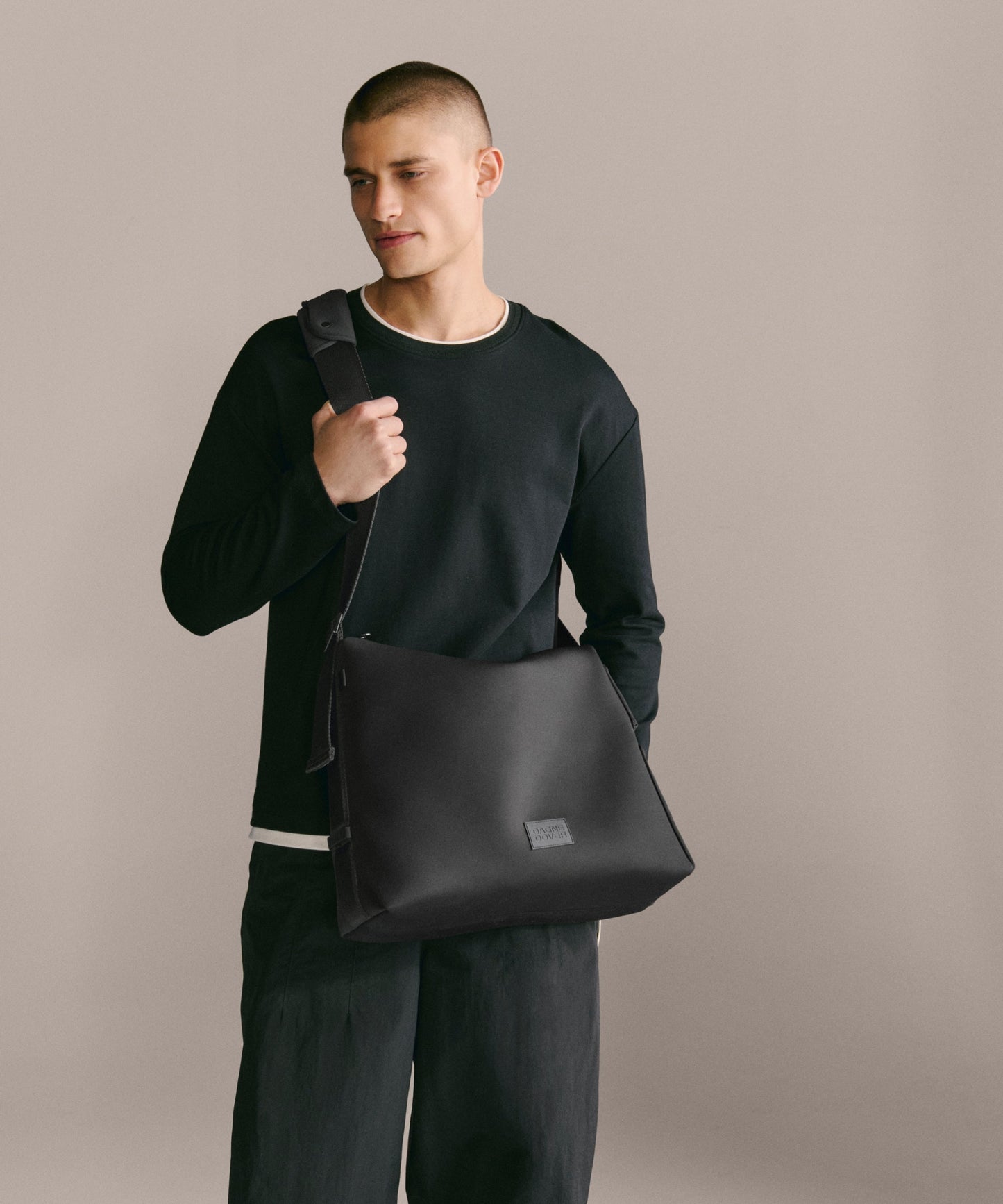 Enzo Messenger Bag in Ancho