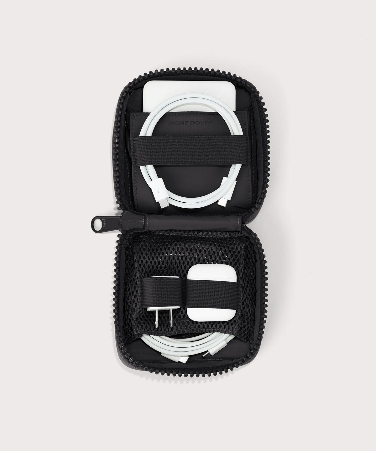Arlo Tech Organizer in Onyx, Small