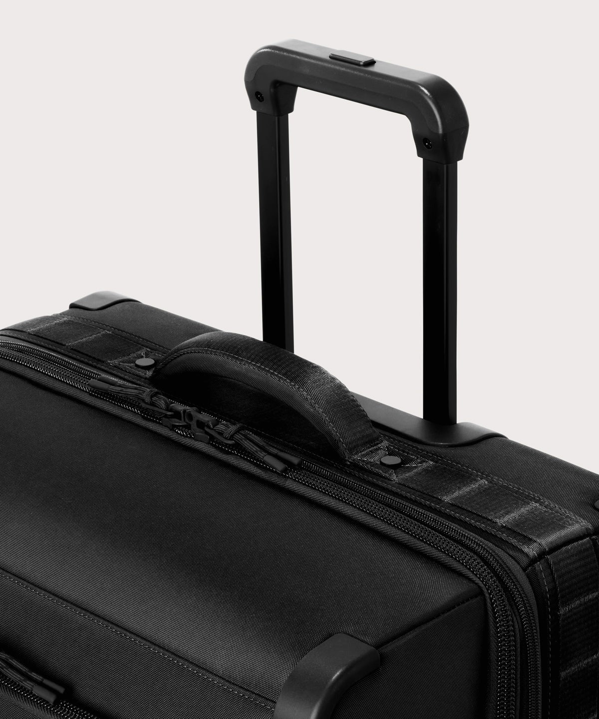 Sydney Checked Luggage in Onyx, Smaller - 25 inch